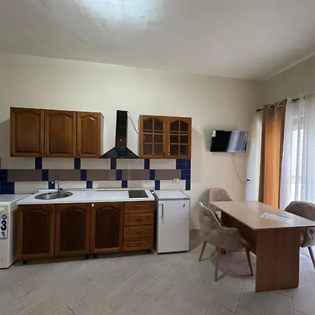 Fllad 1st Floor Appartement